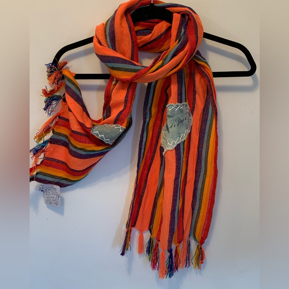 Free People  scarf. Artisan de luxe .100% Acrílico.Múltiple colors design ❤️new